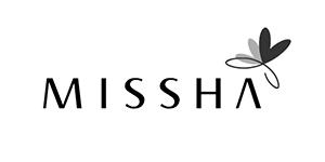 MISSHA是韩国三大化妆品集团之一ABLEC&C株式会社旗下品牌，ABLEC&C株式会社是韩国化妆品专卖店形式的创始者。MISSHA倡导用合理的价格提供生活必需品的高档化妆品，拥有护肤、彩妆、特殊功能化妆品及工具等共500余种多样化的产品，追求环保自然主义。MISSHA谜尚一直深受韩国女性追捧，同时也深受韩国明星的喜爱和拥护。
